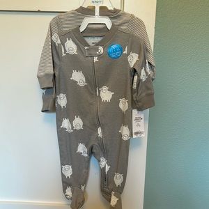 Carter’s 2 way zipper footed onsie NWT